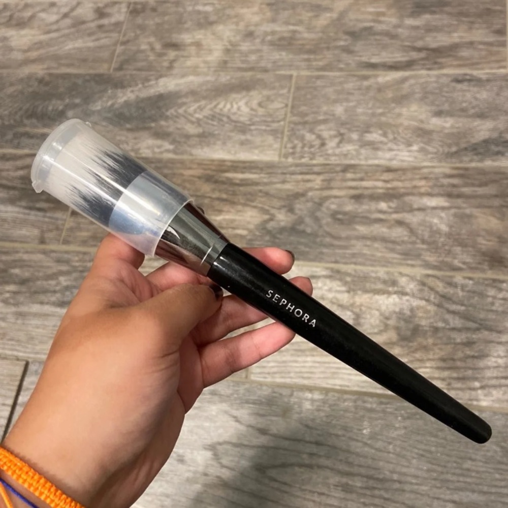 Number 41 makeup brush by Sephora